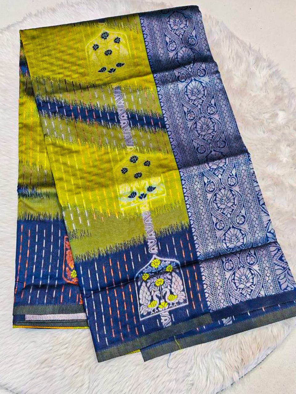 Chitki Pattu Saree
